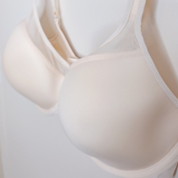 Bali 3439 Soft Cup Underwire, Smooth and Seamless. Cream 38C - Picture 3 of 13